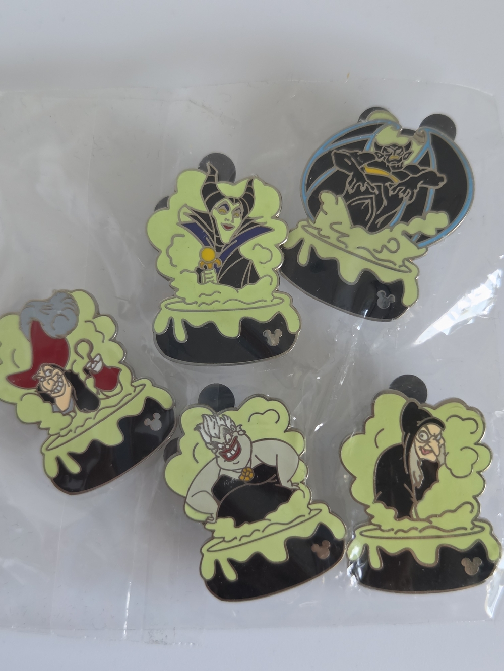 Hidden Mickey Villains Cauldron Set 5 Pins Disney 2006